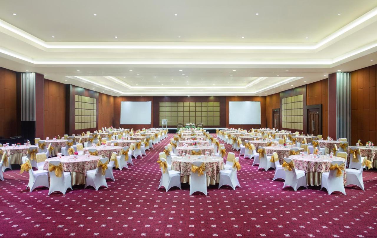 Merapi Merbabu Hotels&Resorts Maguwo Luaran gambar