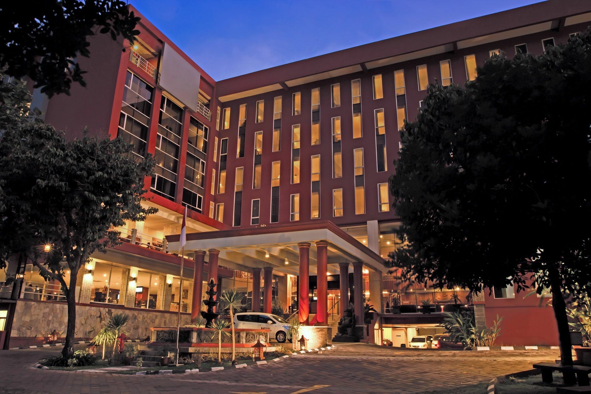 Merapi Merbabu Hotels&Resorts Maguwo Luaran gambar